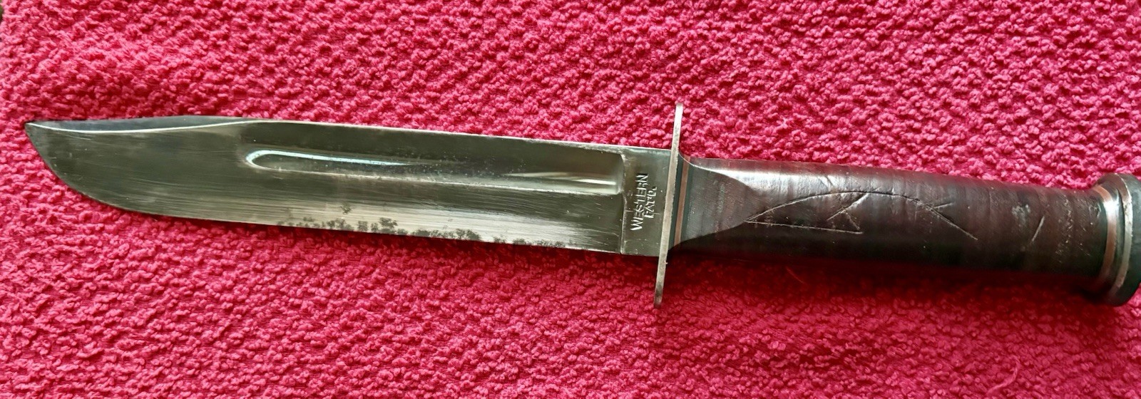 WWII WESTERN G46-8 FIGHTING KNIFE BLUED BLADE WITH CORRECT WWII LEATHER SHEATH