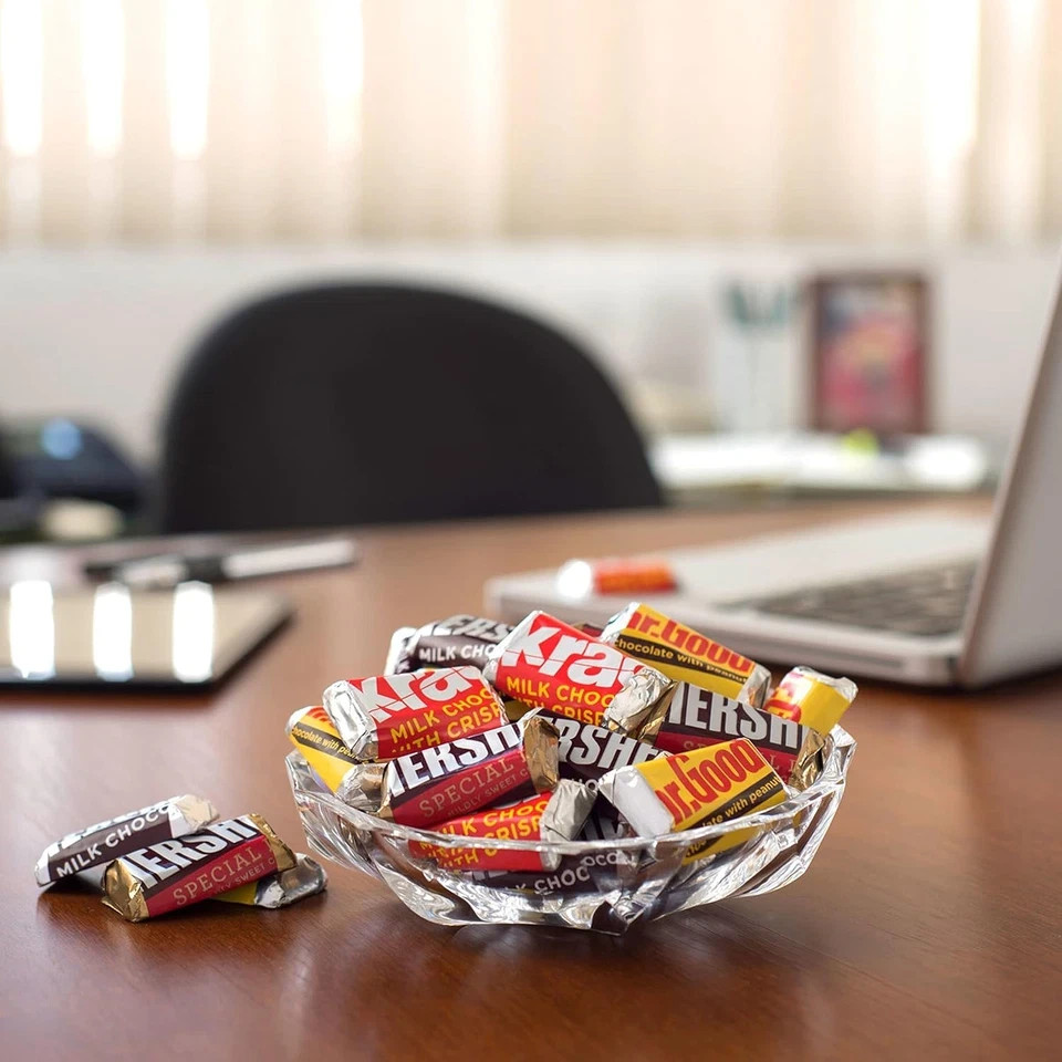 HERSHEY'S Miniatures Assorted Chocolate Candy Party Pack, 35.9 Oz