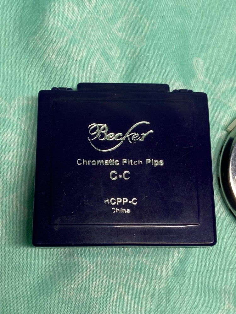Becker chromatic pirch pipe c-c, compact, musicians tuning device.