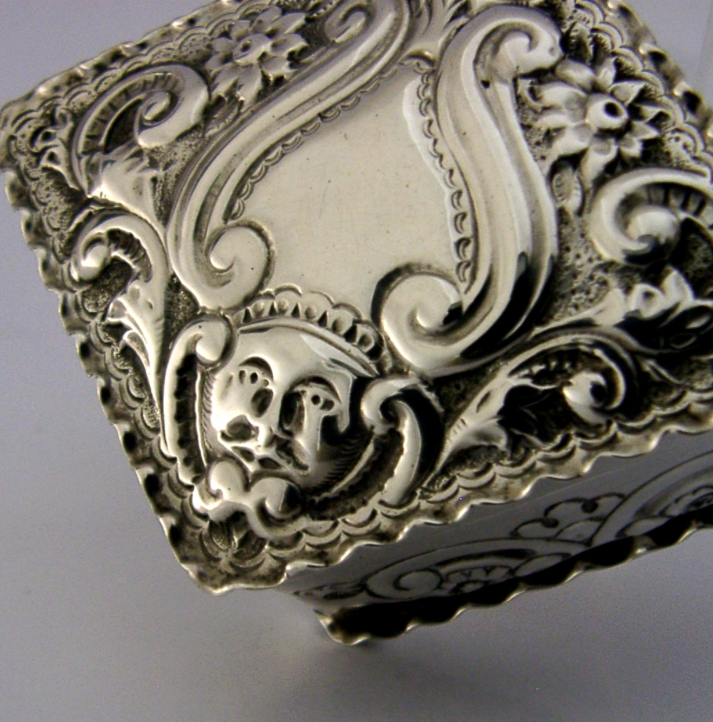 BEAUTIFUL VICTORIAN SOLID STERLING SILVER DIAMOND SHAPE BOX 1891 ANTIQUE