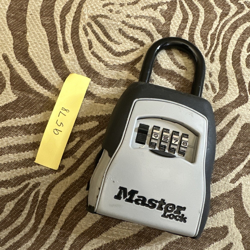 Master Lock Combination Box Portable Security Safe 4-Digit Key Storage Lock Box
