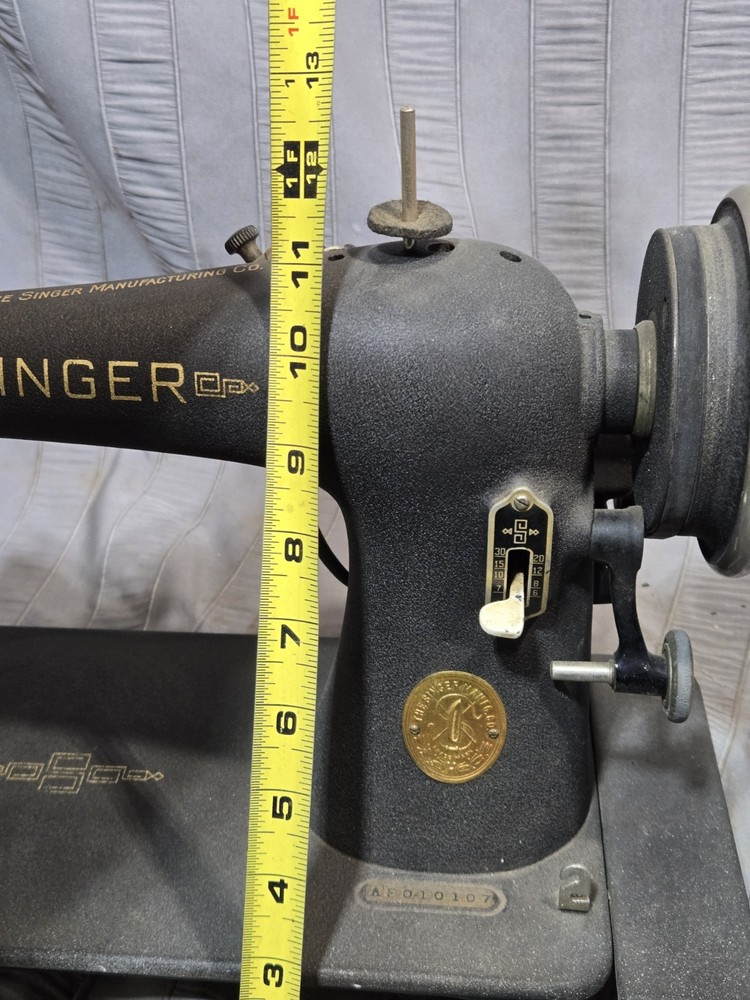 Singer Sewing Machine 1938 Leather Fabric AF010107 Flat Black Wrinkle