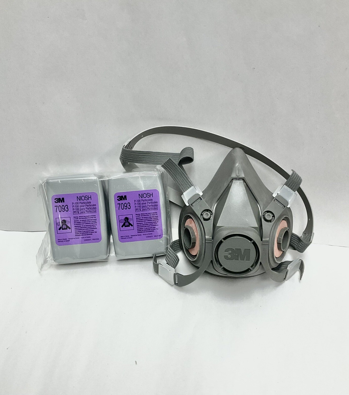 3M 6300 / 07026 Half Mask Respirator & 2- 3M 7093 P100 Particulate Filter LARGE