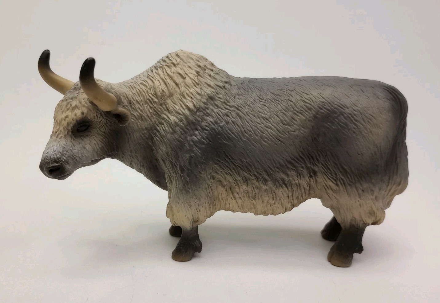 Lot of 5 Schleich Bull/Cow Figurines Germany made in China 1/20th Scale