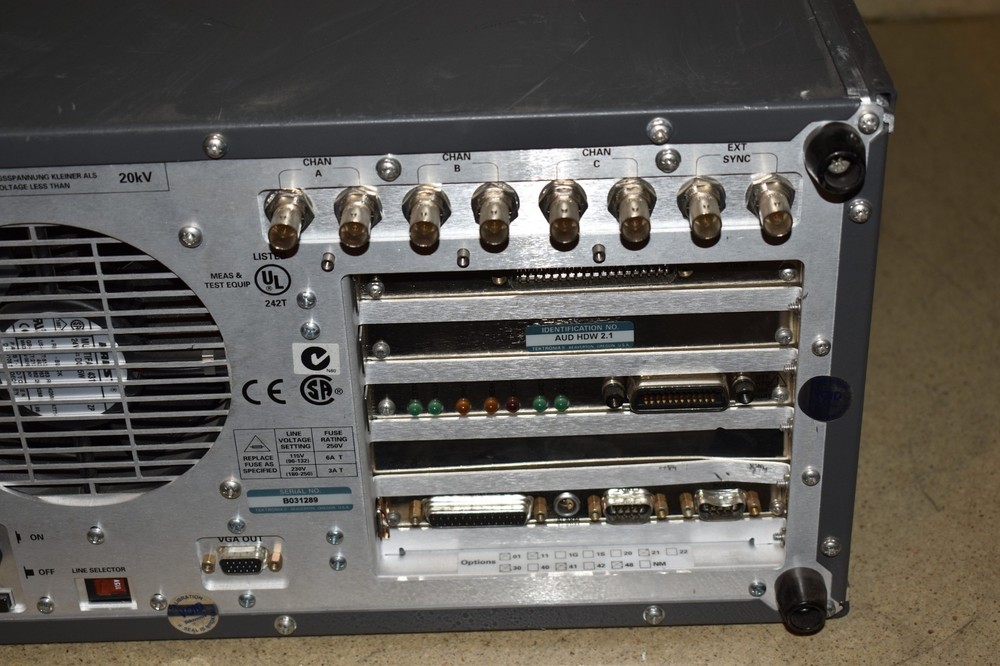 TEKTRONIX VM700T VIDEO MEASUREMENT
