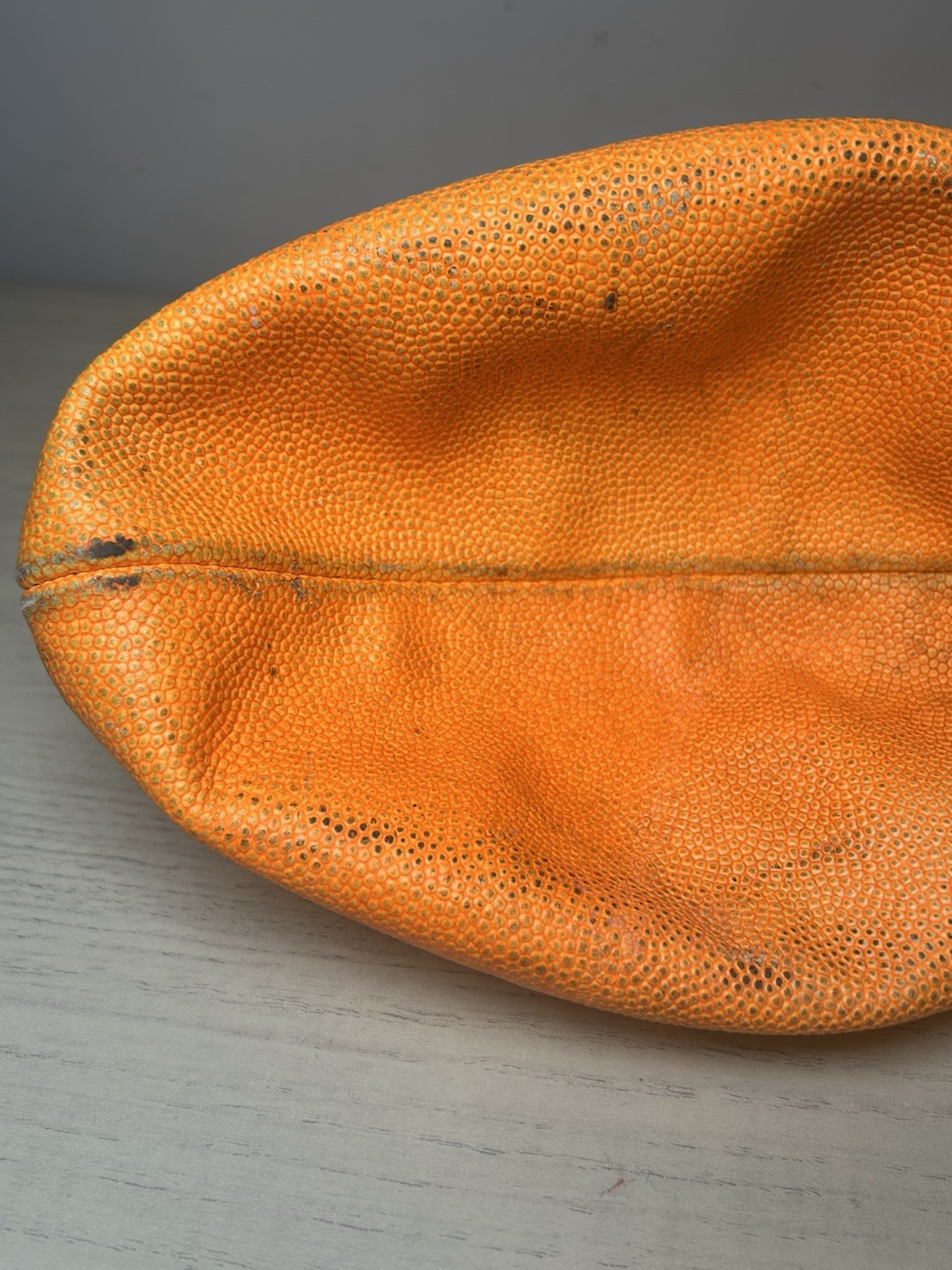 OJ SIMPSON F0425 Orange WILSON FOOTBALL "The JUICE" Vintage 1970s 1980s