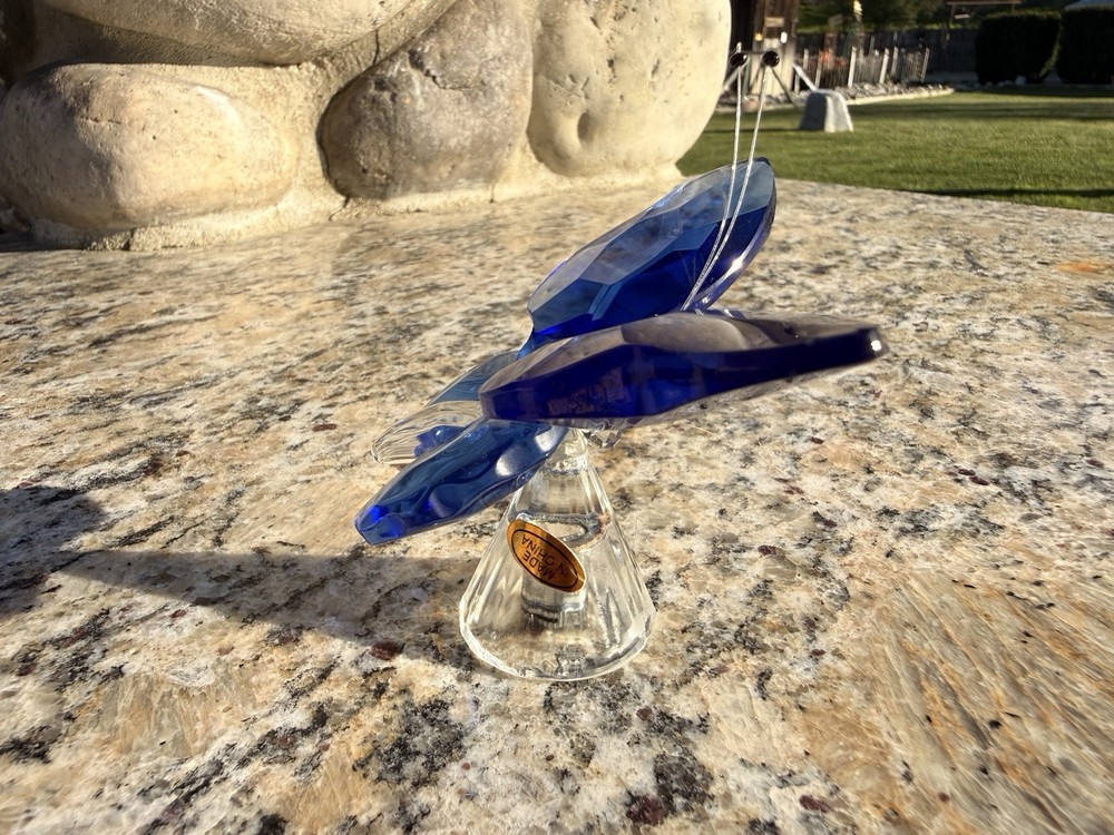 Glass Butterfly light Up. Untested. Needs Battery