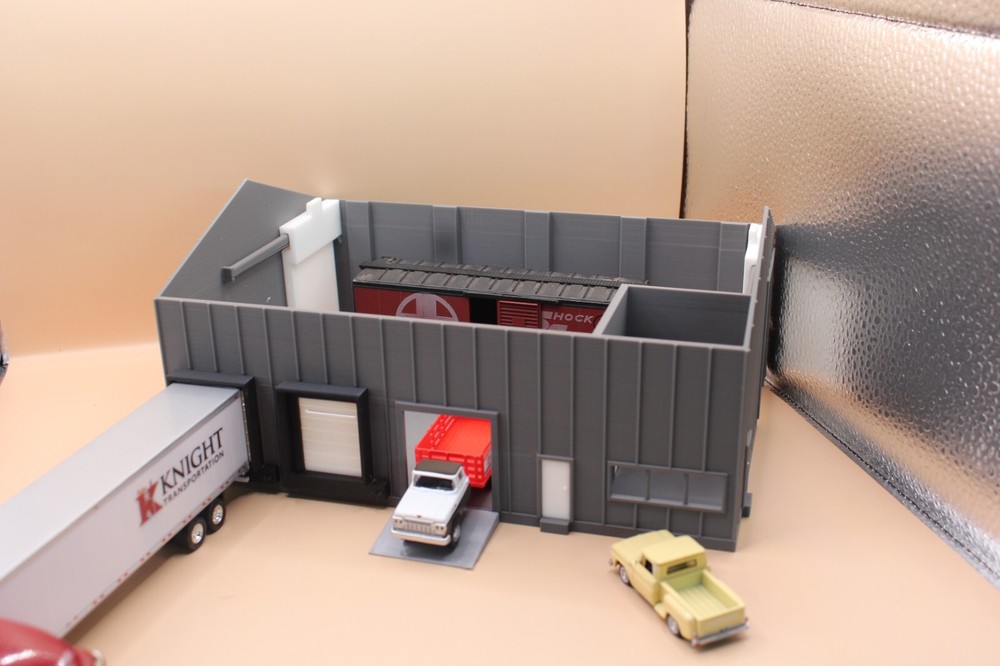 224166 HO- Scale Product transfer building