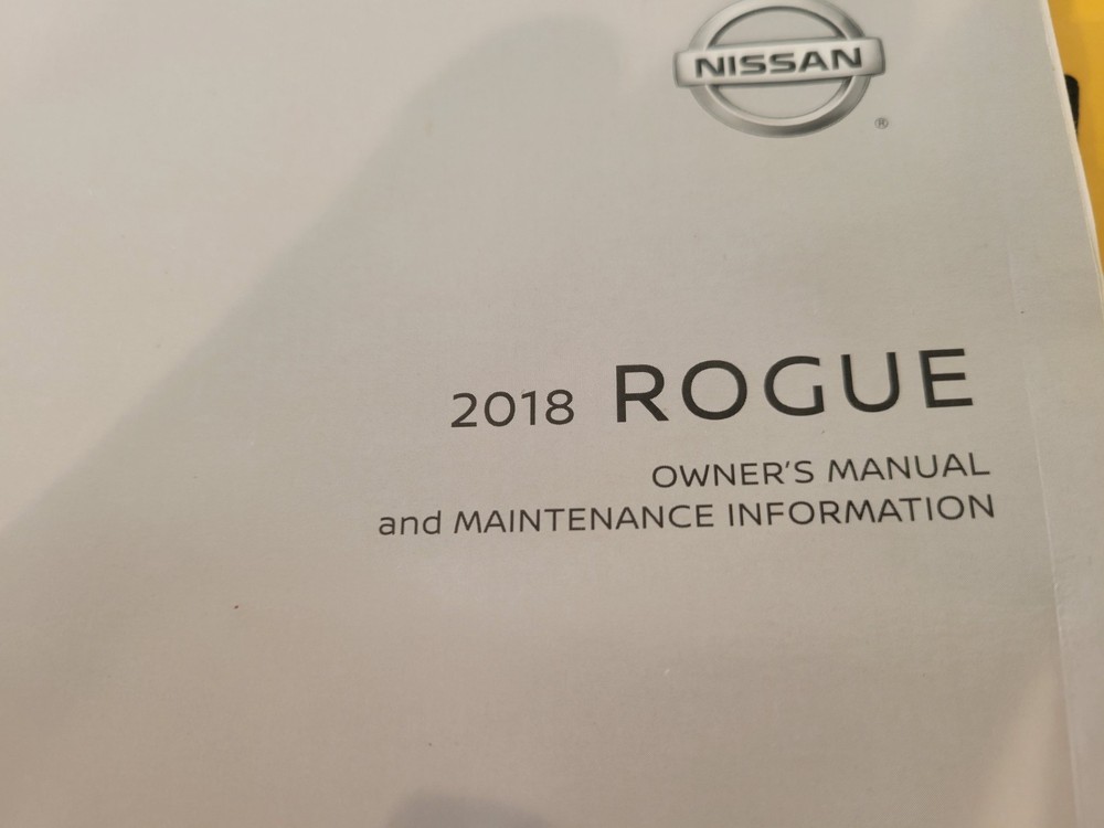 2018 NISSAN ROGUE OWNERS MANUAL & CASE (QUICK REF & CONN)