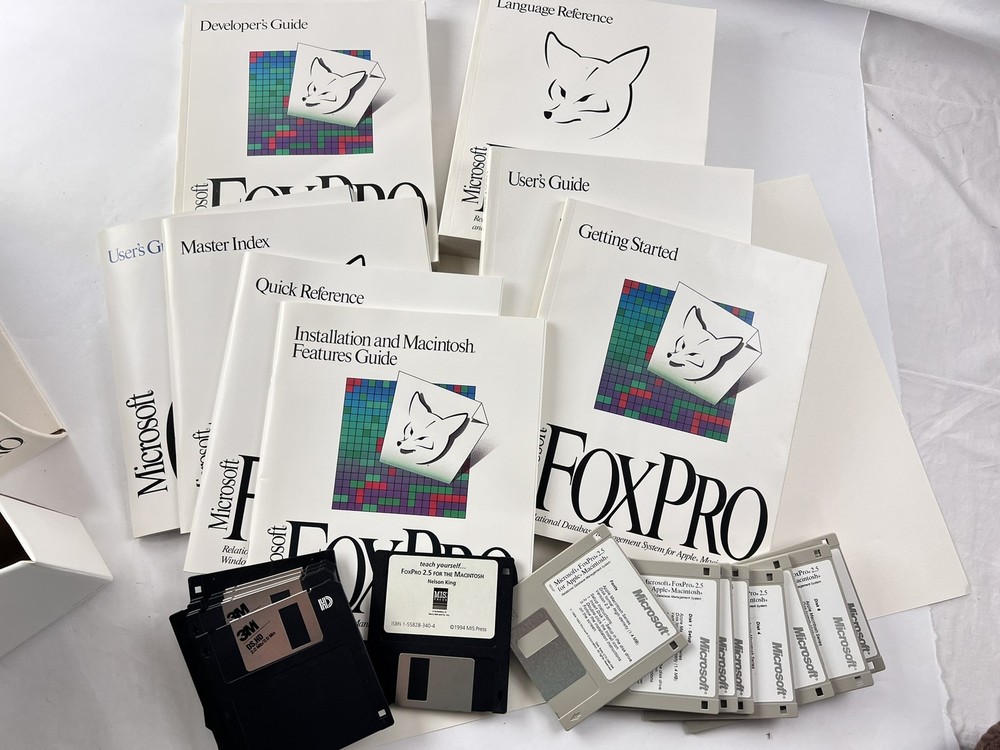 Vintage Microsoft FoxPro 2.5 Macintosh Relational Database System Complete Boxed