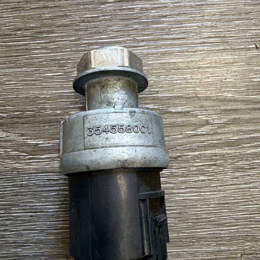 International Ignition Switch NO Key - P/N: 3545580C1