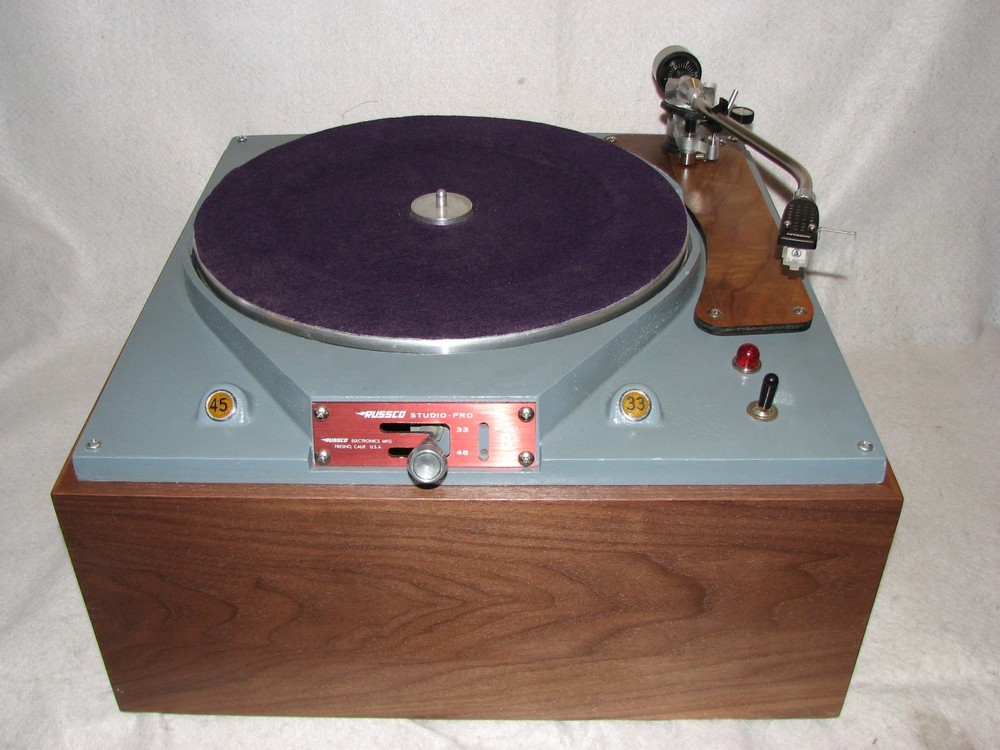 Russco Studio Pro Model B turntable
