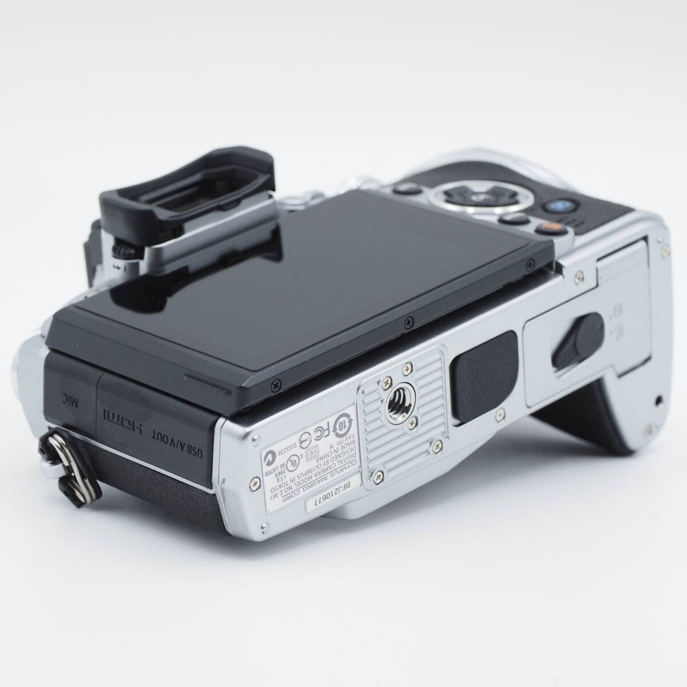 OLYMPUS OM-D E-M1 BODY SILVER 252812