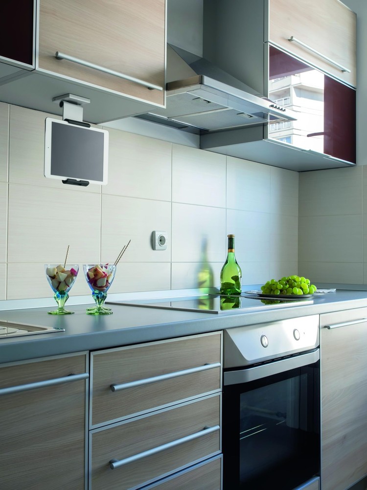 Mountable Tablet Holder, Silver/Charcoal Gray