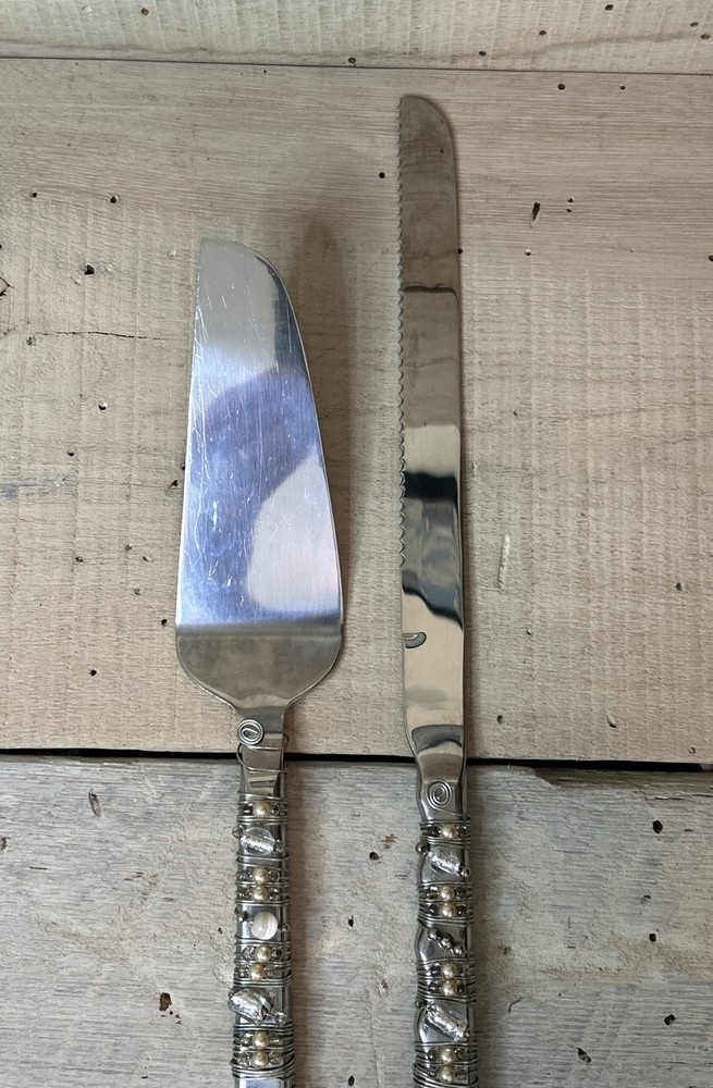 Cake Serving Set - Knife And Cake server.   (p)