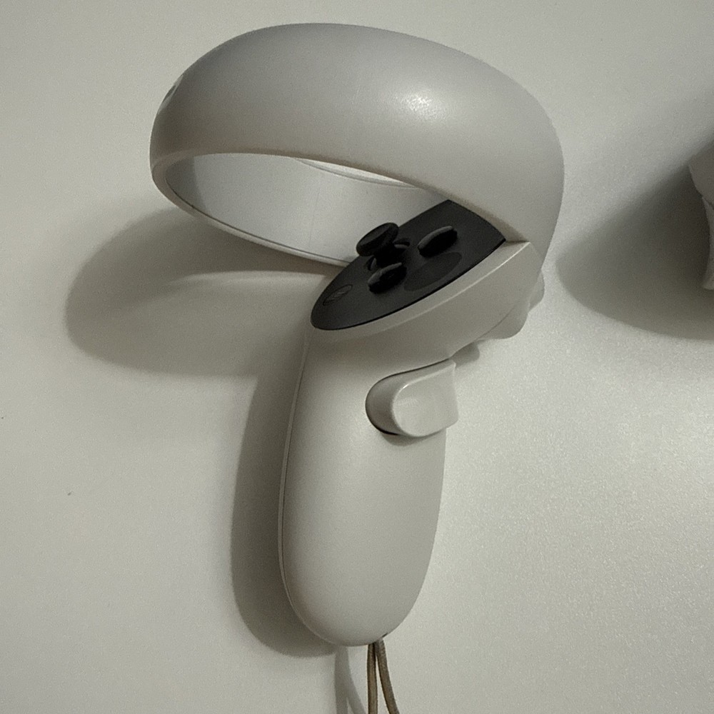 Meta Oculus Quest 2 Left & Right Controllers JD96CX White For Parts Untested