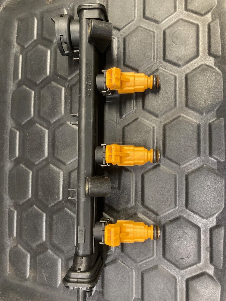 Smart 452 roadster bits injectors / rails etc