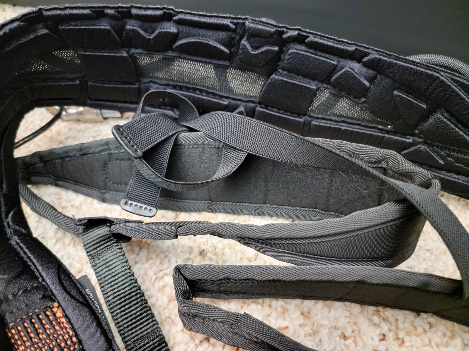 PETZL (France) Crolles Size Small Climbing Harness BD Belay Carabiner Chalk Bag.