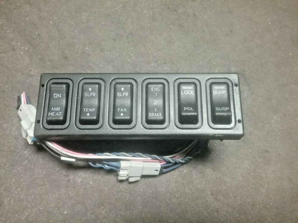 INTERNATIONAL SWITCH PANEL 3549776C4
