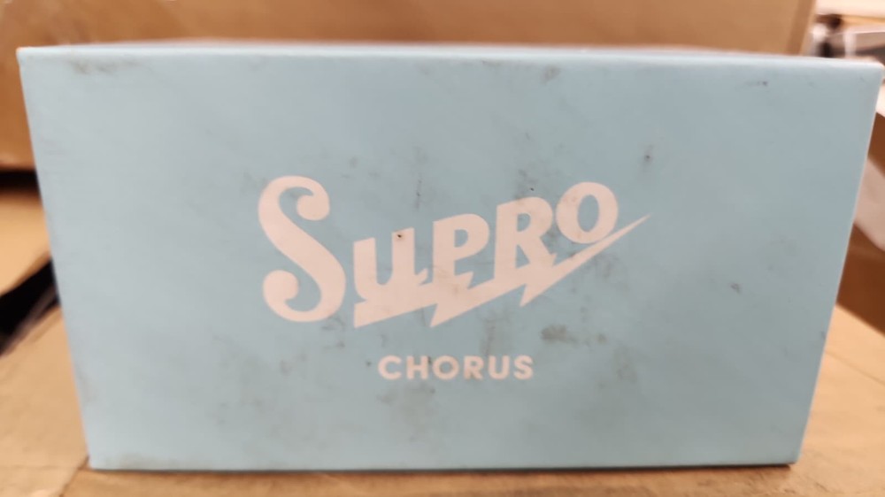 Supro Chorus Pedal Open Box