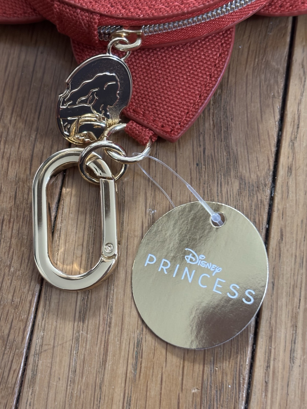 Disney Princess Bath and Body Works Moana Coin Purse Wallet Red Flower IN HAND