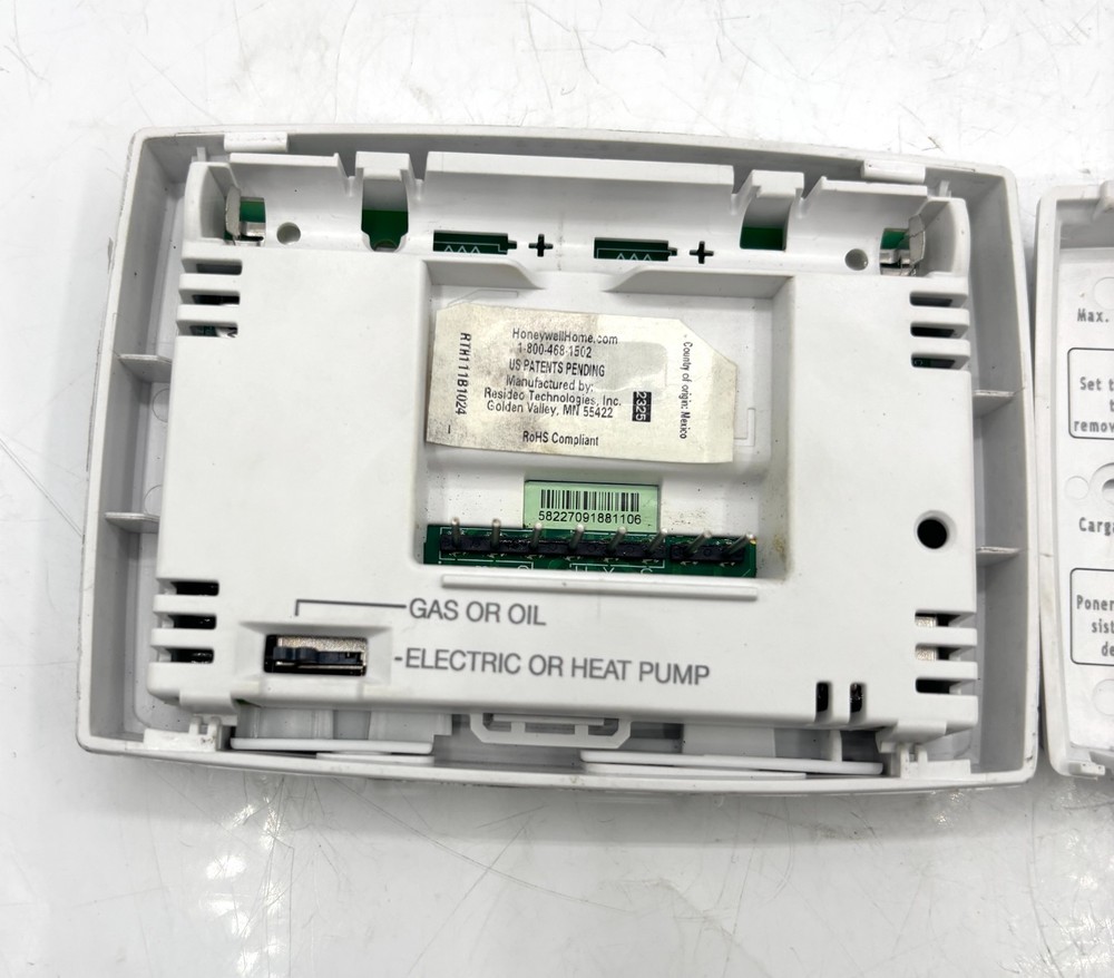 Honeywell / RTH11B1024 / Programmable Thermostat