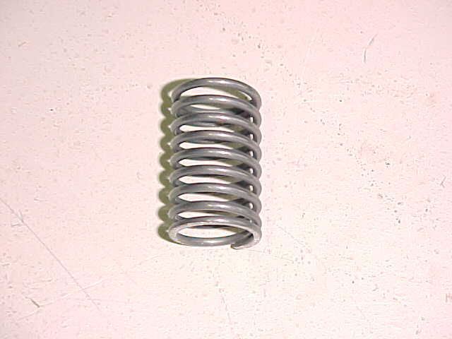 Old Briggs & Stratton Engine Model FH Intake Valve Spring EA46 26401