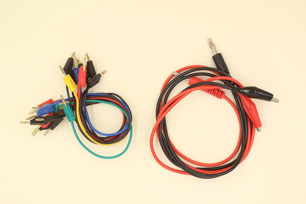 Vacuum tube tester with the front panel