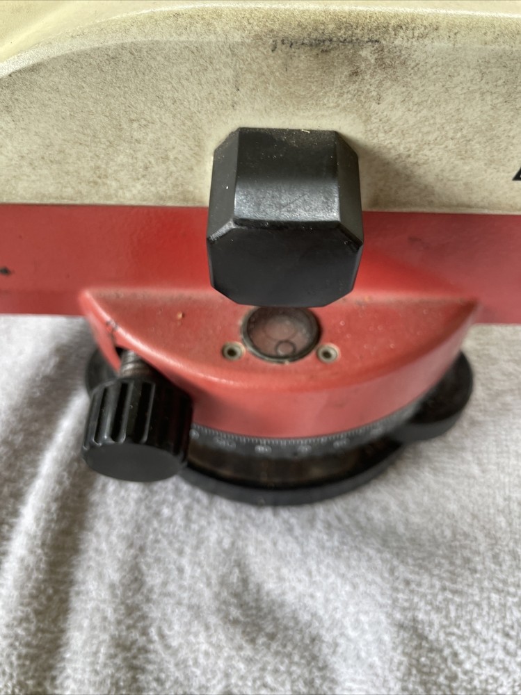 Leica basic level red/ white (D2)