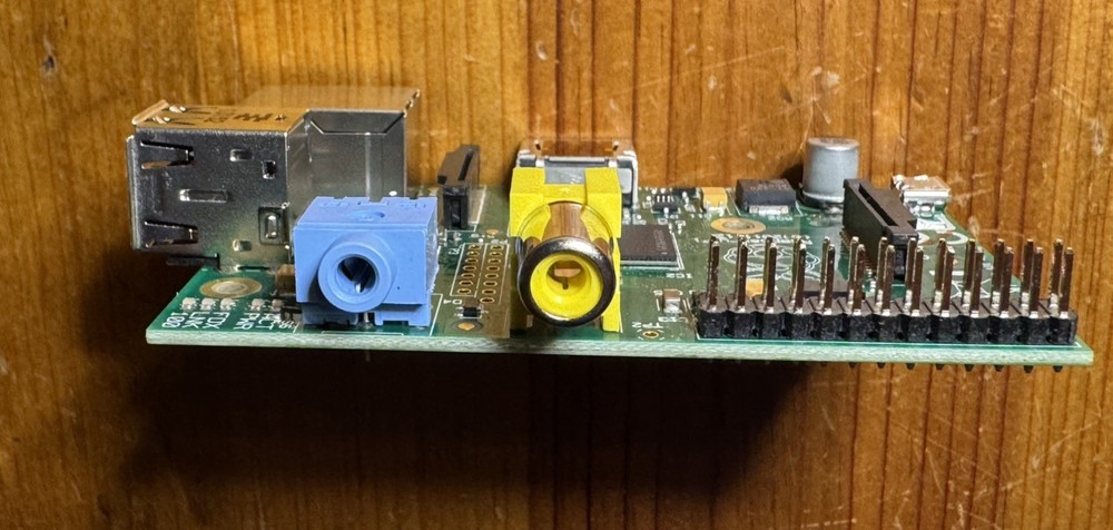 Original Raspberry Pi 1 Model B with Case and Micro USB power cable *TESTED*