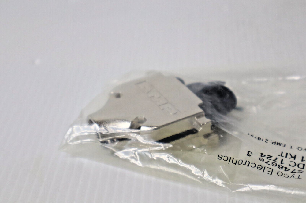 Tyco Electronics 5748676-3 Connector Kit - NEW