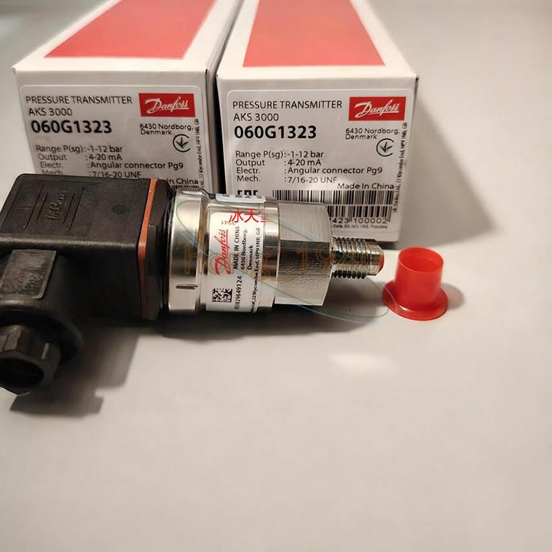 NEW ONE Danfoss pressure sensor AKS 3000 060G1323