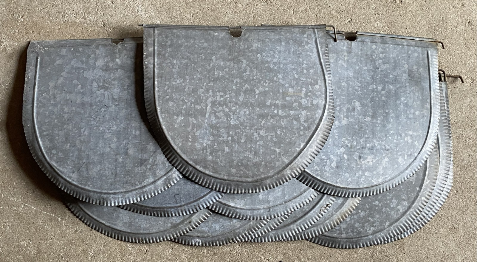 12 VERY GOOD OLD GALVANIZED Sap Bucket COVERS LIDS Maple Syrup *