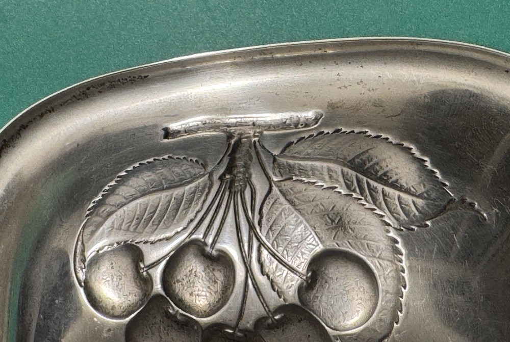 Wallace Sterling Silver Cherry Tray 413gr