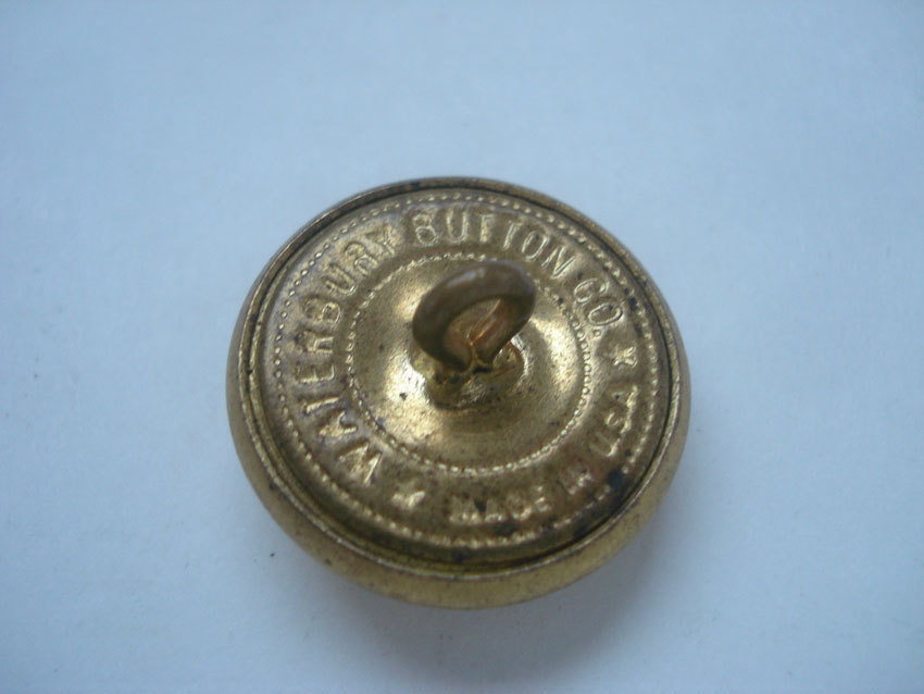WWII CANADA COAT BUTTON ~ WATERBURY