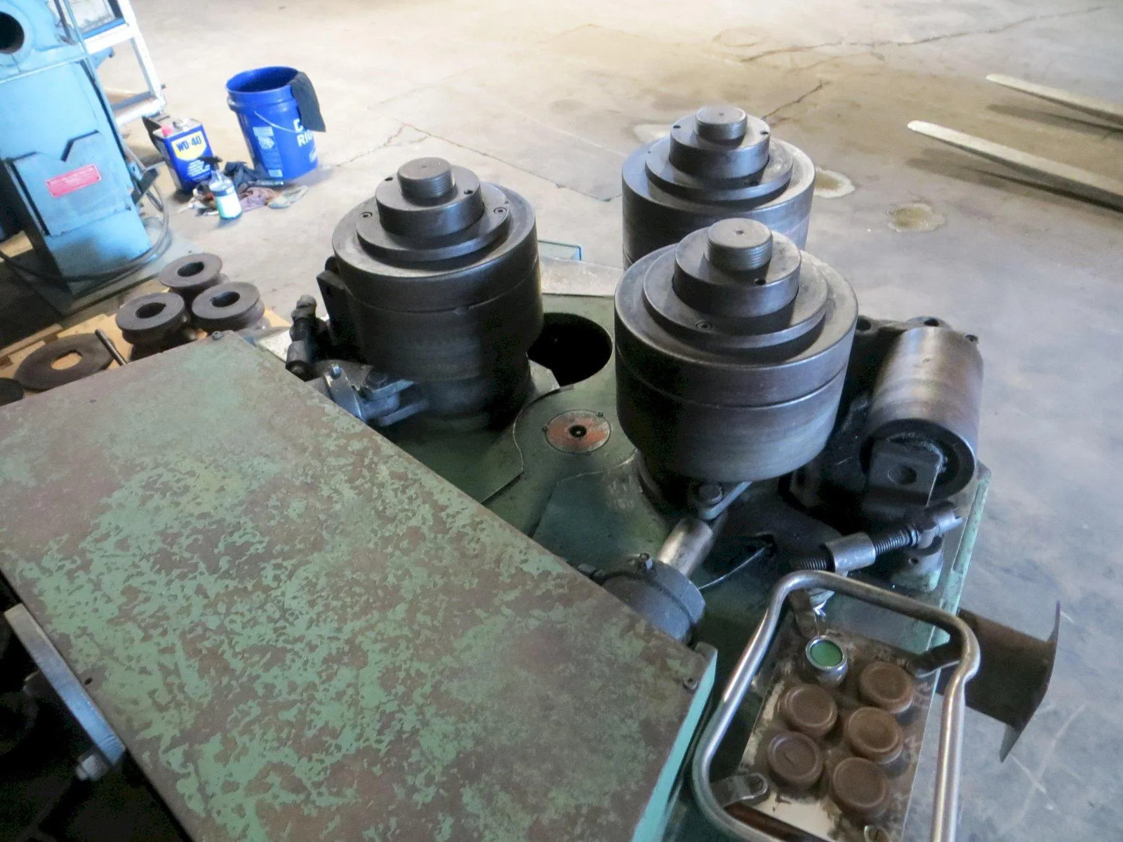 5/16" x 3" x 3" Roundo Hydraulic Angle Bending Roll, Model R3 w/ Pipe Tooling