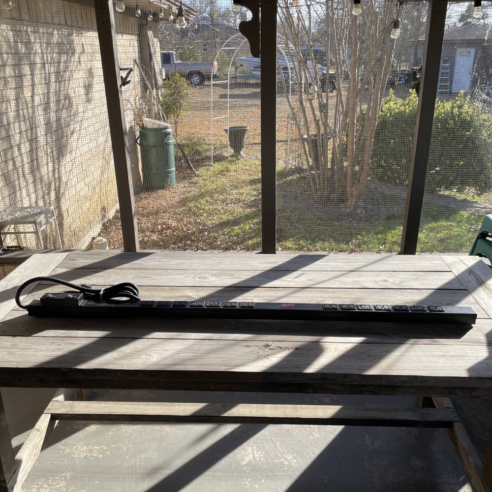 APC AP7541 Rack PDU, Basic, Zero U, 30A, 200/208V, (20)C13 & (4)C19