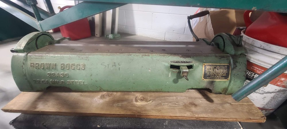 Brown Boggs Bar Folder 30"