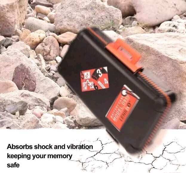 LYNCA Camera Battery & Memory Card Case Professional Water-Resistant Shockproof