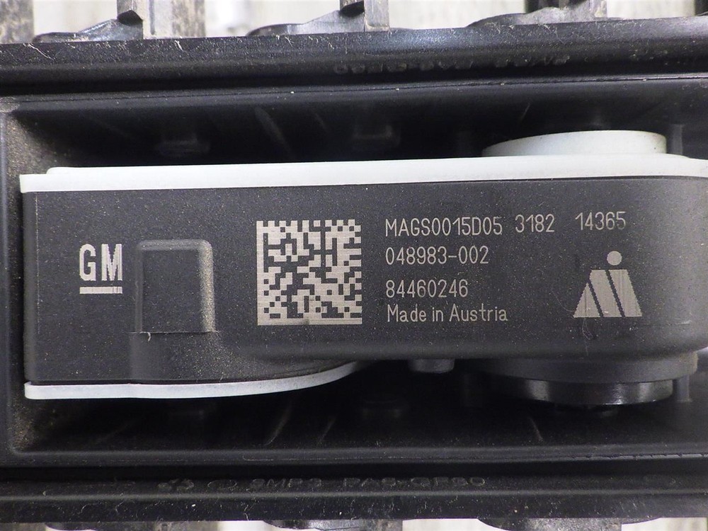 2023 Equinox Upper Air Shutter 1621528