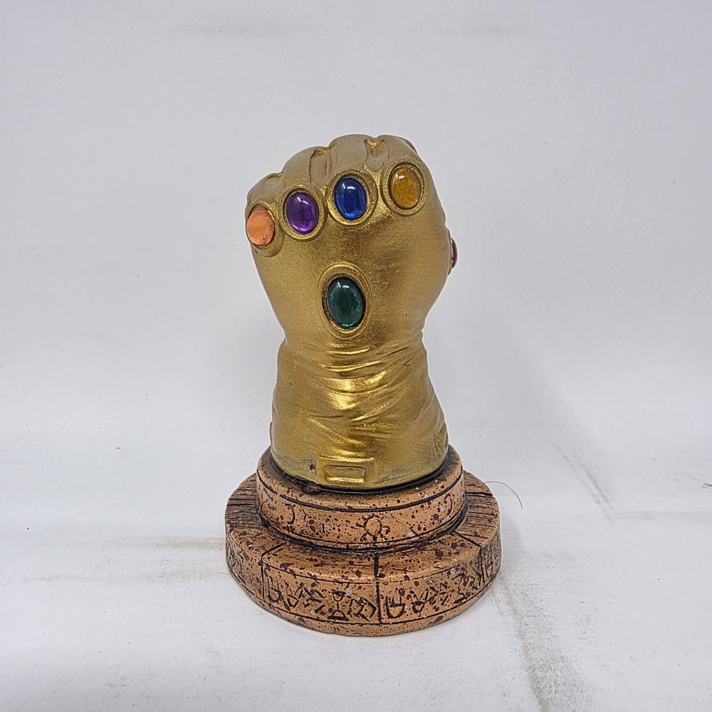 Marvel's PX Exclusive Thanos Avengers Infinity Gauntlet Desktop Monument