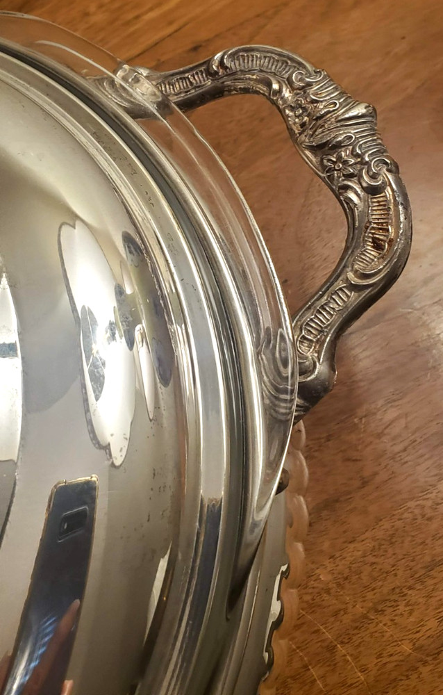 Classic Silverplate Fluted Serving Chasing Dish w Wood Handle & Lid Pyrex insert