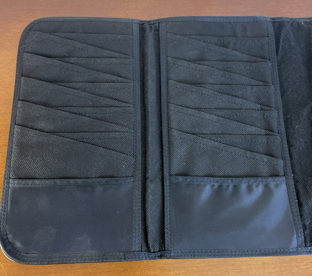 Vintage CD Projects 48 CD Media Flip Disc Storage Car Travel Case Nice