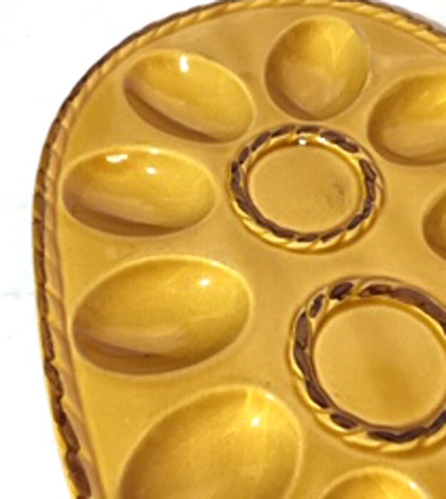 VINTAGE OVAL CERAMIC GOLD DEVILED EGG DISH JAPAN HOLDS 10 EGGS