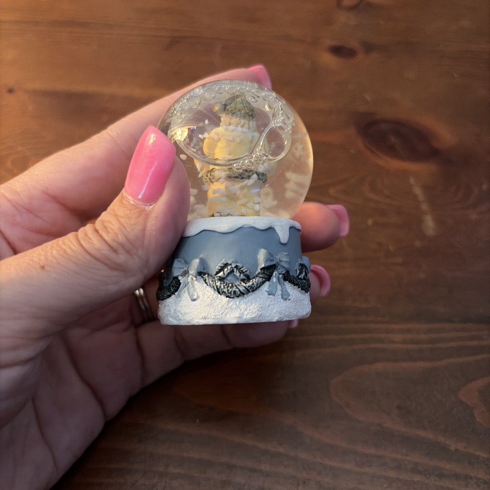 2” X 3” Santa Snow Globe