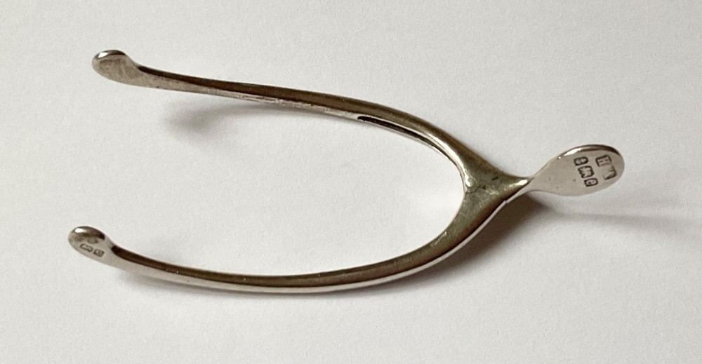 Antique Solid Silver Wishbone Tongs Birmingham 1904