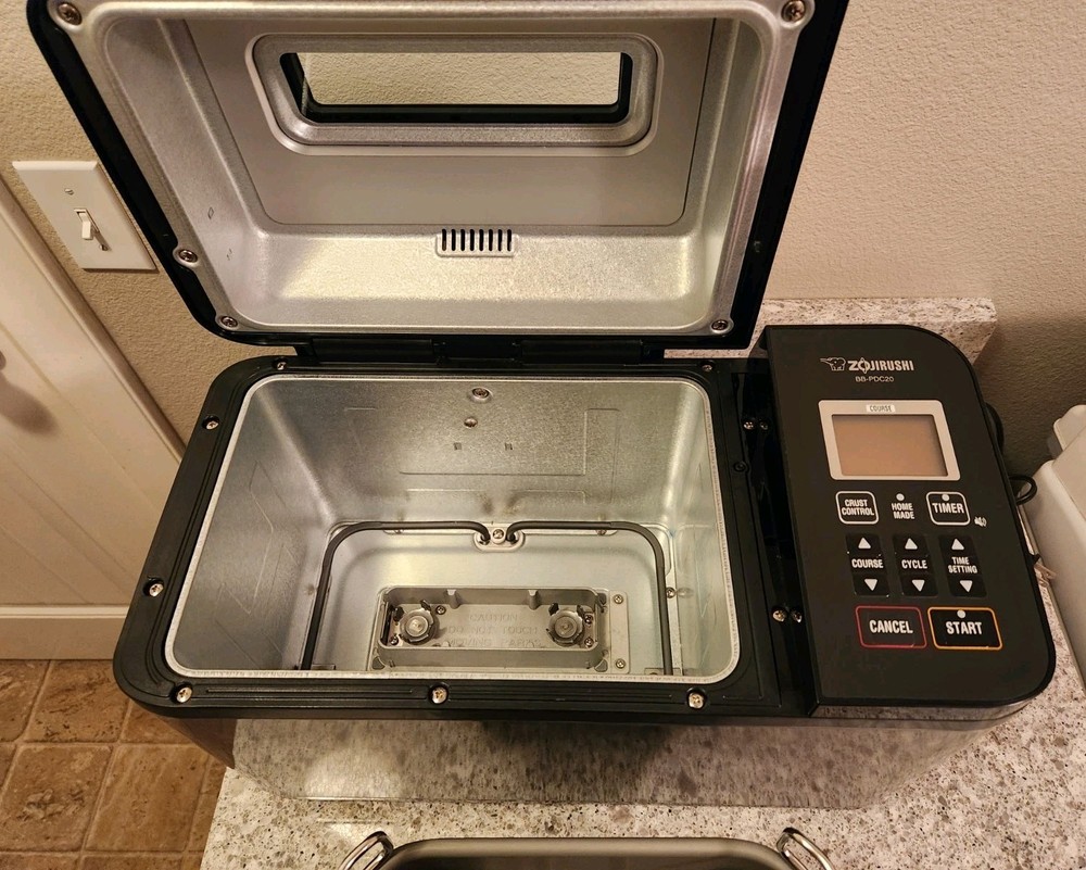 Zojirushi BB-PDC20 Automatic Bread Maker – Black, 2 lb