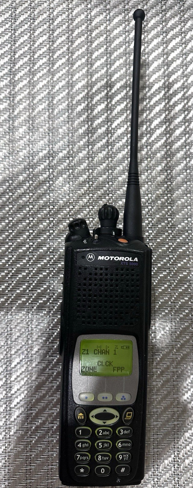 MOTOROLA XTS 5000 MODEL 3. 700/800 H18UCH9PW7AN FPP/ADP