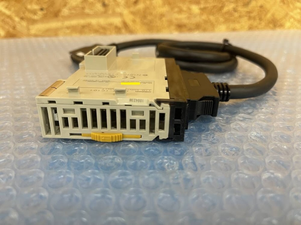 OMRON CJ1W-IC101 PLC I/O Interface Unit Tested USED