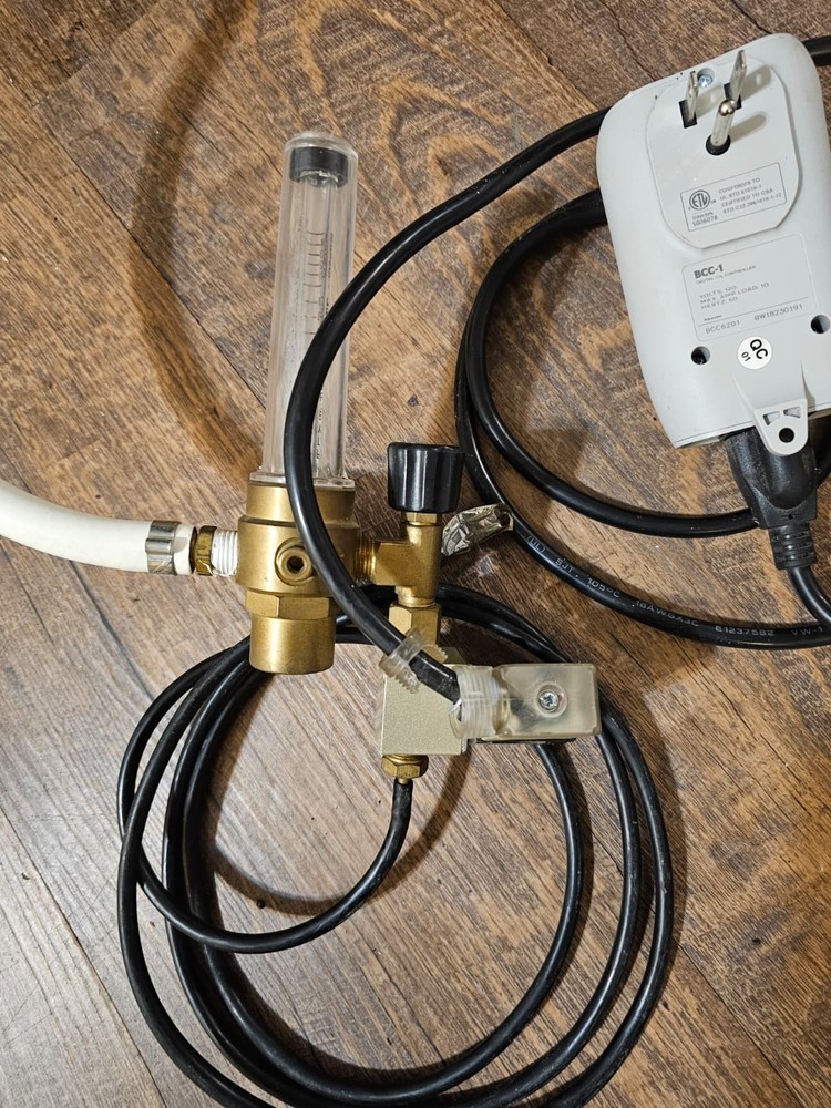 CO2 Grow Room Controller Kit – Titan Controls Regulator + BCC-1 + 4-Way Splitter